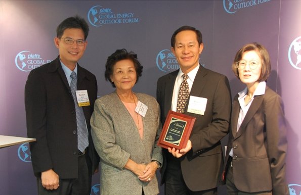 PTT Global Chemical รับรางวัลแห่งความสำเร็จในเวทีโลก Global Energy Awards 2012 จาก Platts