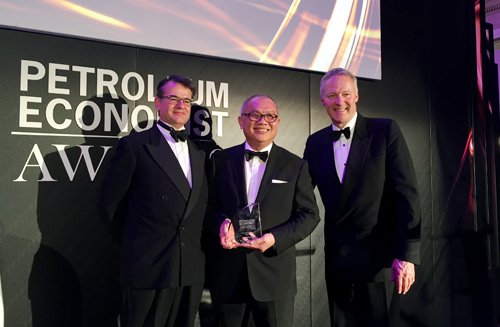 พีทีที โกลบอล เคมิคอล รับรางวัล Winner Petrochemicals Company of the Year 2015