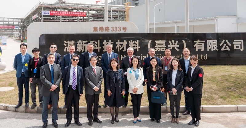 ผู้บริหาร GC ร่วมแสดงความยินดีกับ allnex ในโอกาสฉลองความสำเร็จการก่อสร้างสายการผลิตสำหรับศูนย์กลางการผลิตแห่งใหม่ใน Dushan Port เมือง Jiaxing สาธารณรัฐประชาชนจีน